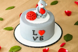 Hug Me Bear Cake
